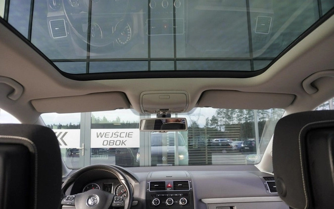 Volkswagen Touran cena 46999 przebieg: 200000, rok produkcji 2014 z Debrzno małe 562
